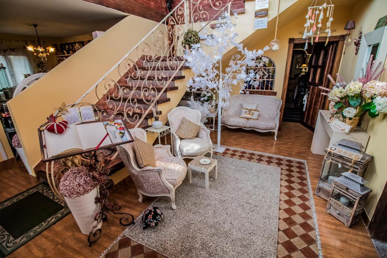 Laurel De La Reina Bed & Breakfast - Boutique 라 수비아 외부 사진